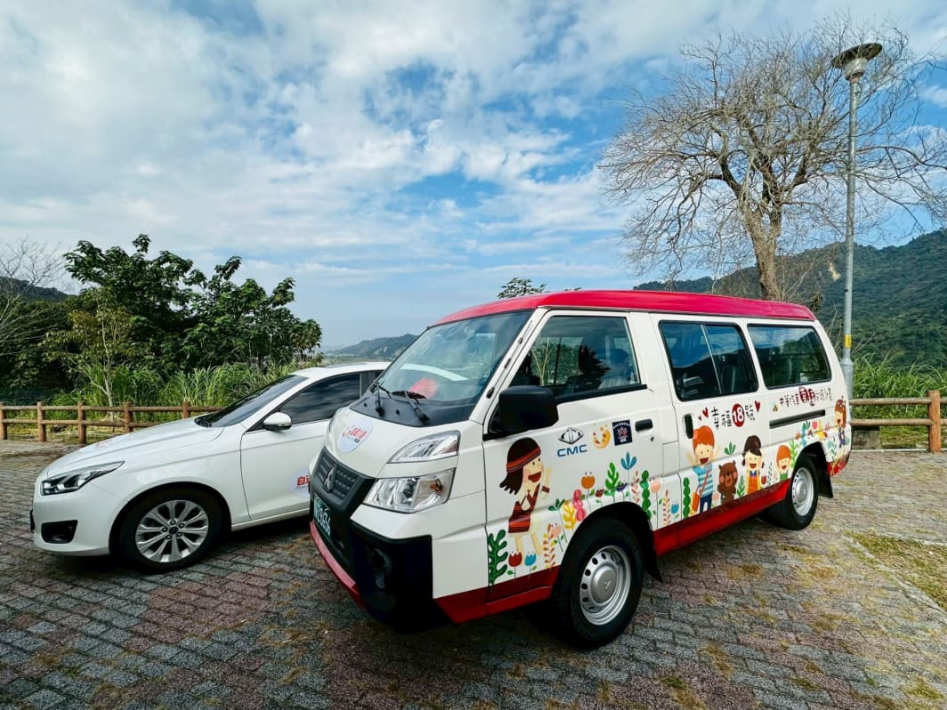 公私攜手做公益　中市自達幸福巴士暖心接送少棒隊