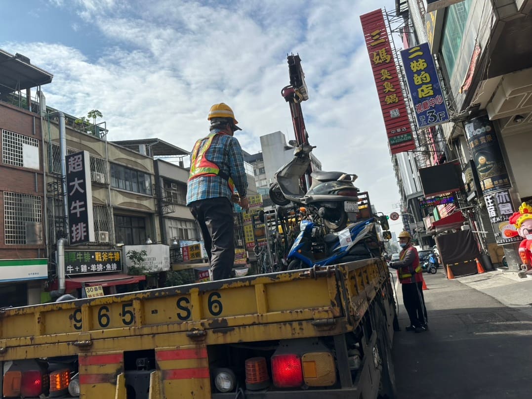 廢棄車輛占用道路　中市跨局處清理逾3,300輛