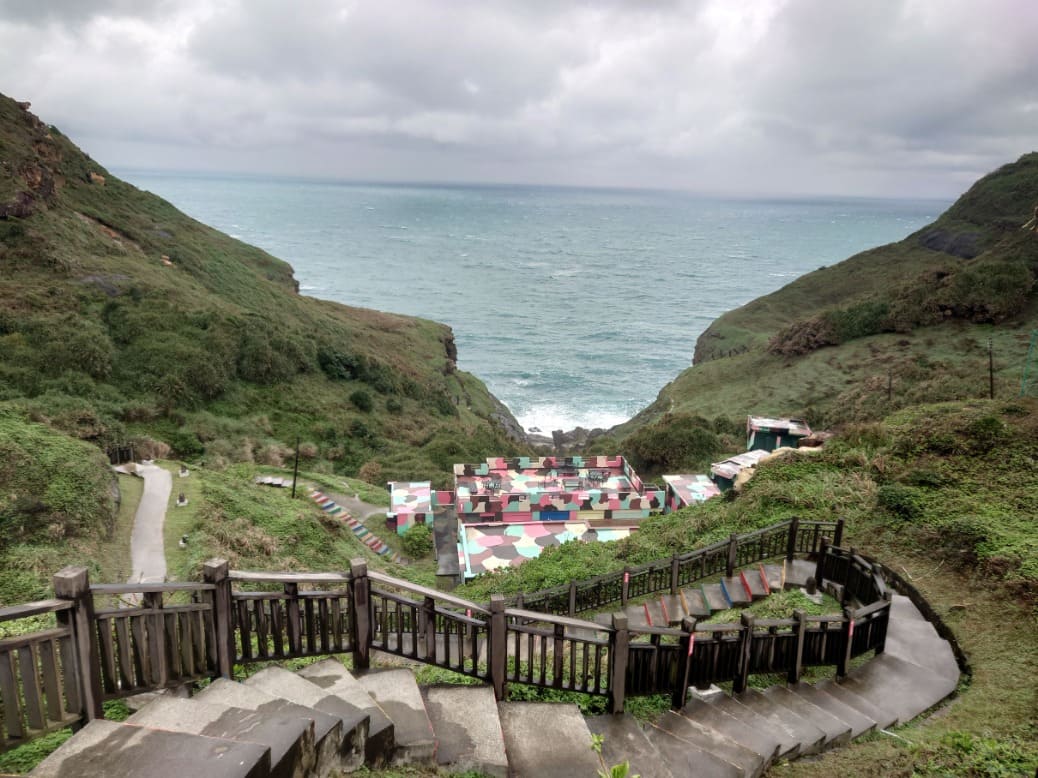 春遊鼻頭漁港探秘境 步道健行搭配海鮮饗宴 春遊鼻頭漁港探秘境 步道健行搭配海鮮饗宴