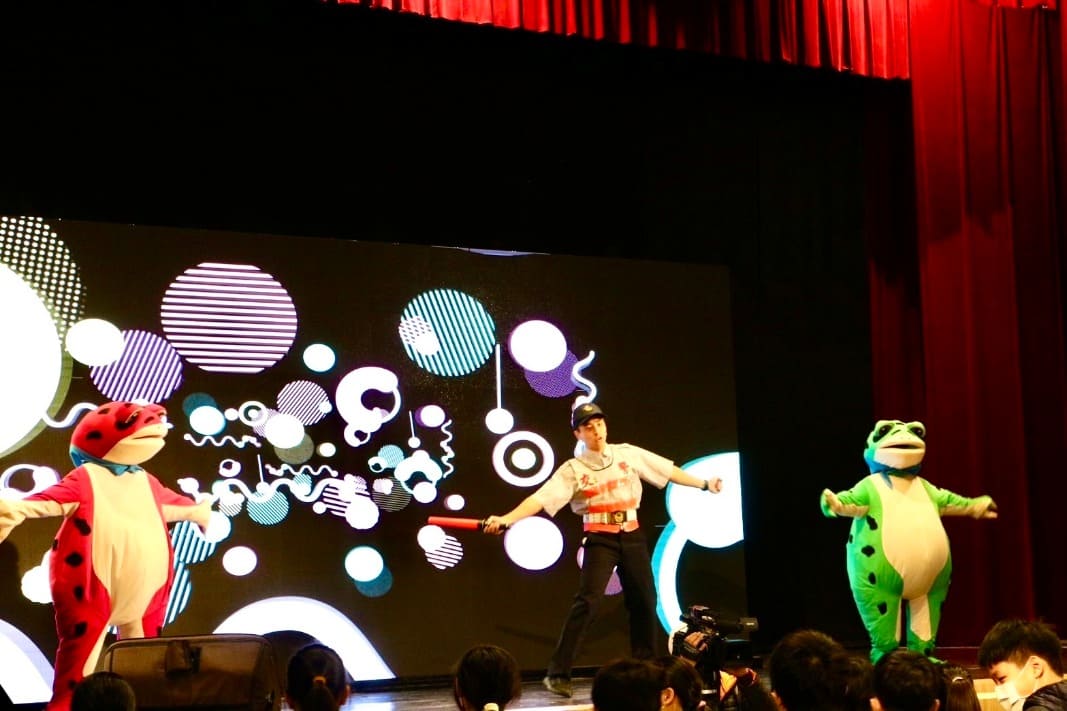 校園交通安全有趣又生動　中市交通局攜手陸爸爸劇團榮獲金安獎